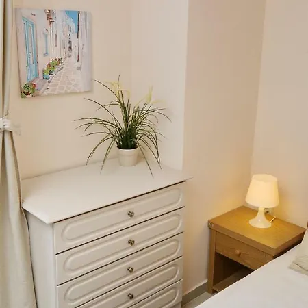 Villa Argo 3 - Beachfront, Big Gardens, Location! *