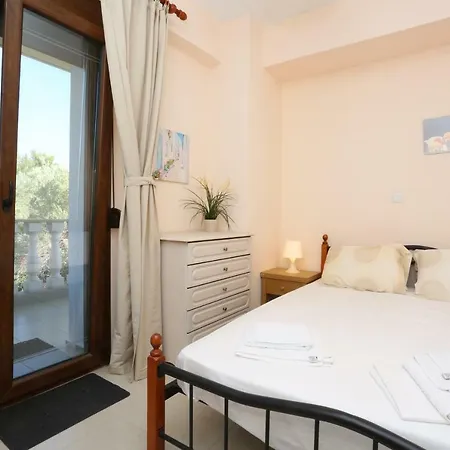 Argo 3 - Beachfront, Big Gardens, Location! Villa Pefkohóri