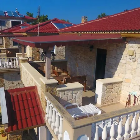 Villa Argo 3 - Beachfront, Big Gardens, Location! *