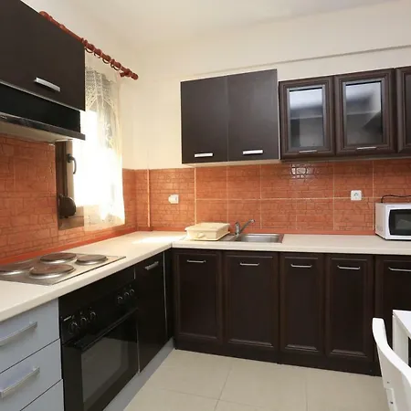 Villa Argo 3 - Beachfront, Big Gardens, Location! *