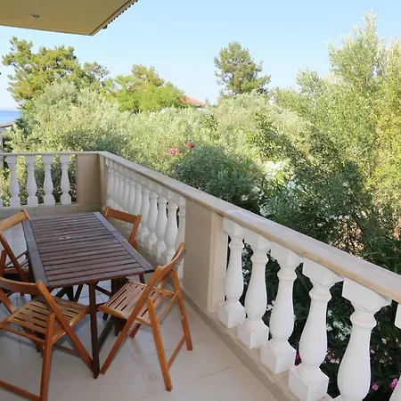 Argo 3 - Beachfront, Big Gardens, Location! Villa Pefkochori