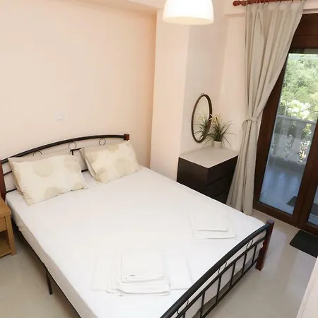 Argo 3 - Beachfront, Big Gardens, Location! Πευκοχώρι