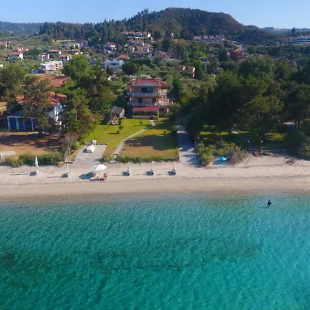 فيلة Argo 3 - Beachfront, Big Gardens, Location! *