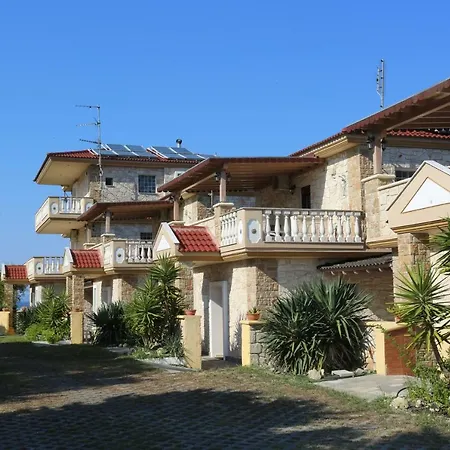 Βίλα Argo 3 - Beachfront, Big Gardens, Location!