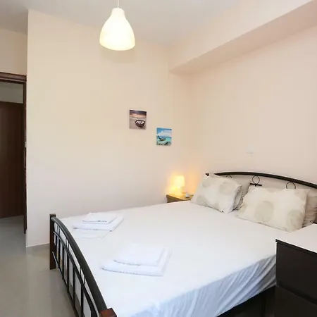 Βίλα Argo 3 - Beachfront, Big Gardens, Location! *